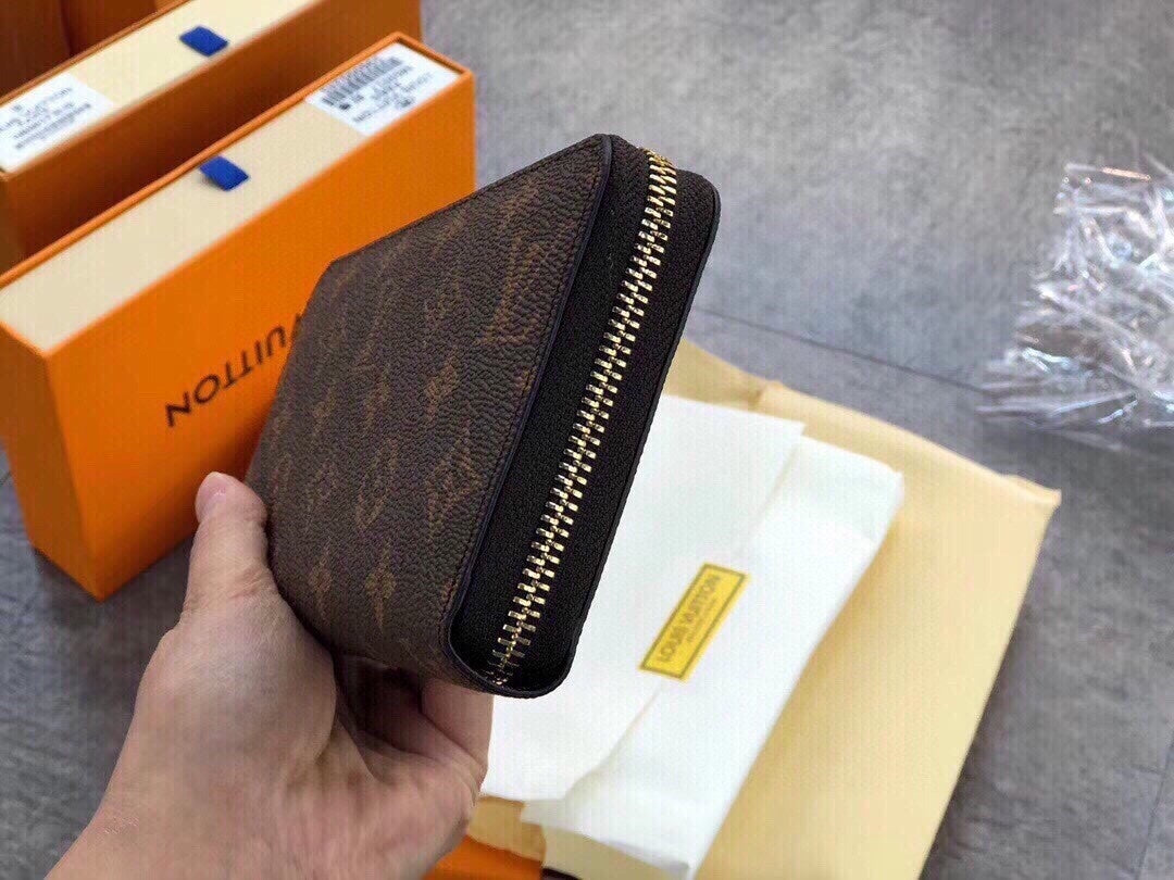 Louis Vuitton wallet in Brown Monogram