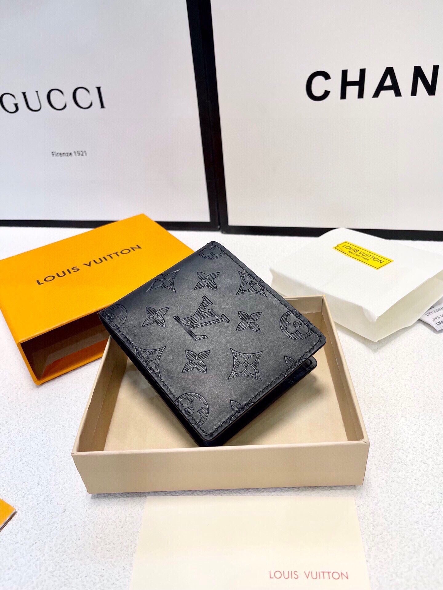 Black Louis Vuitton Wallet Bifold Monogram