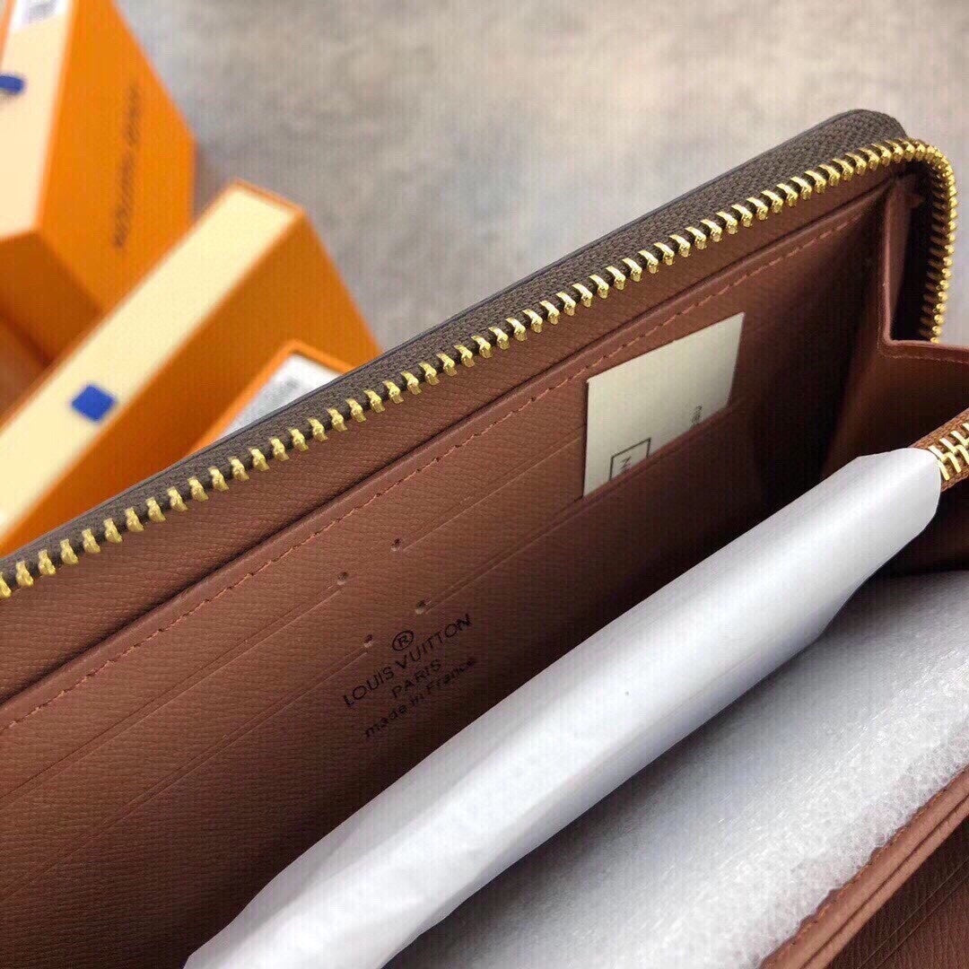 Louis Vuitton wallet in Brown Monogram