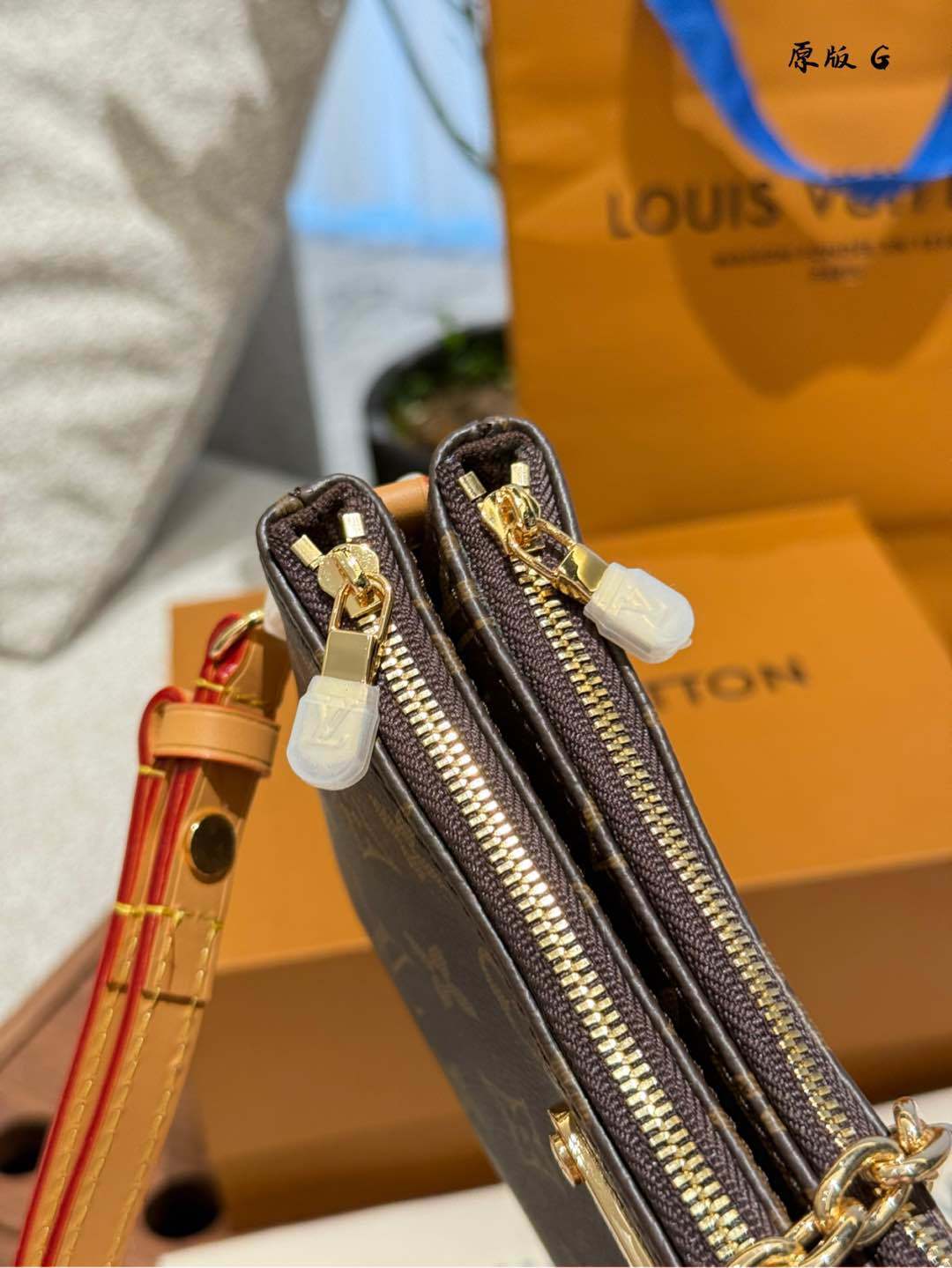 Louis Vuitton Pochette Liv Handbag Brown Monogram