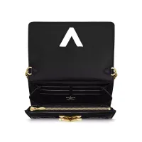 Twist Chain Wallet