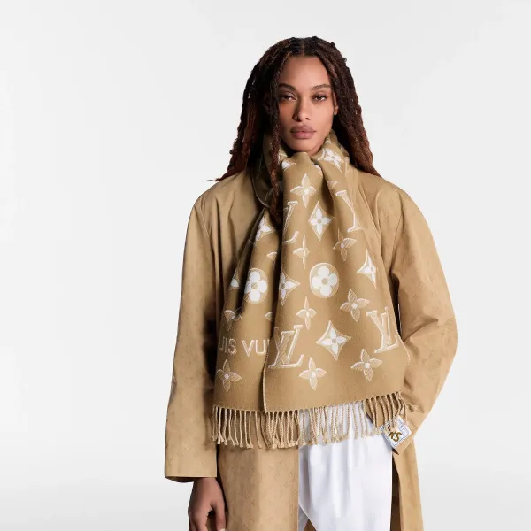 LV Essential Shine Scarf