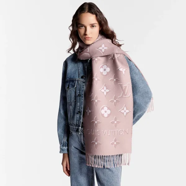 LV Essential Shine Scarf