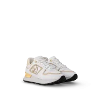 Neo Run Away Sneaker