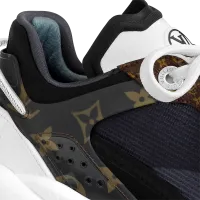 Run 55 Sneaker