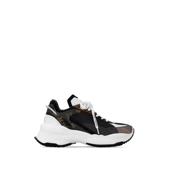 Run 55 Sneaker