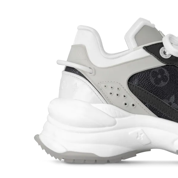 Run 55 Sneaker