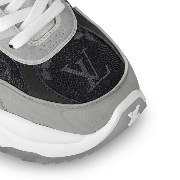 Run 55 Sneaker