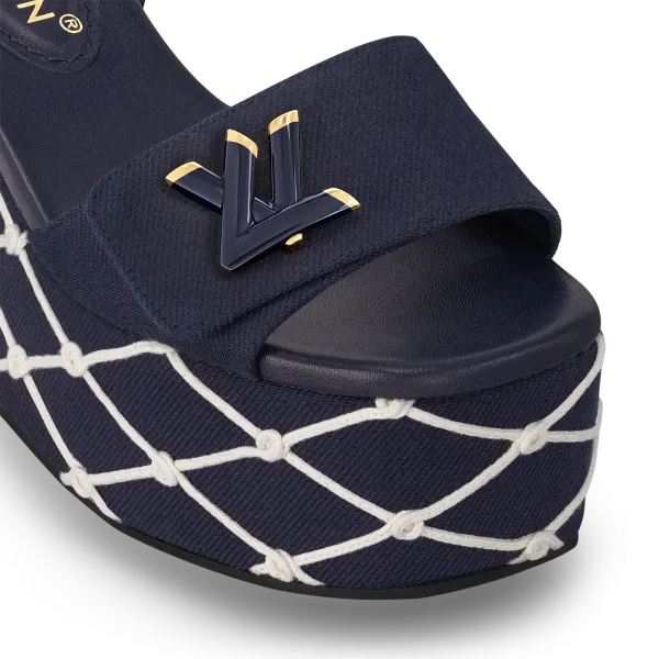 Shake Wedge Sandal