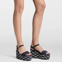 Shake Wedge Sandal