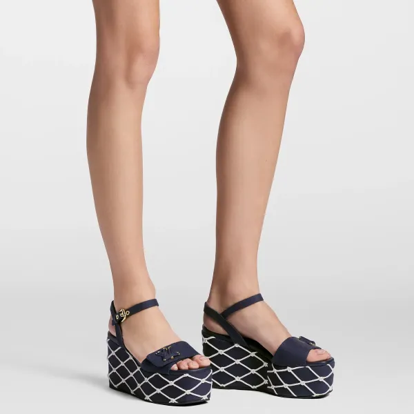 Shake Wedge Sandal