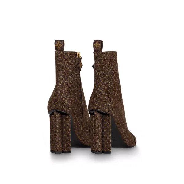 Silhouette Ankle Boot